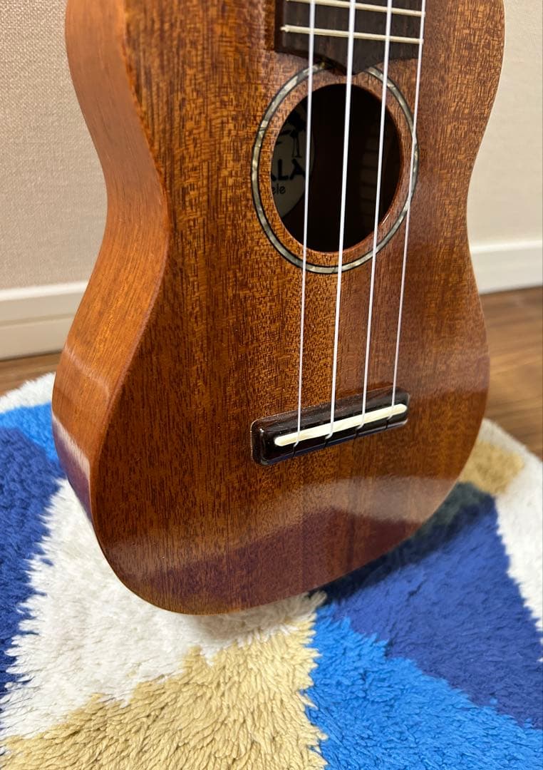 ウクレレ　KAALA KU7S