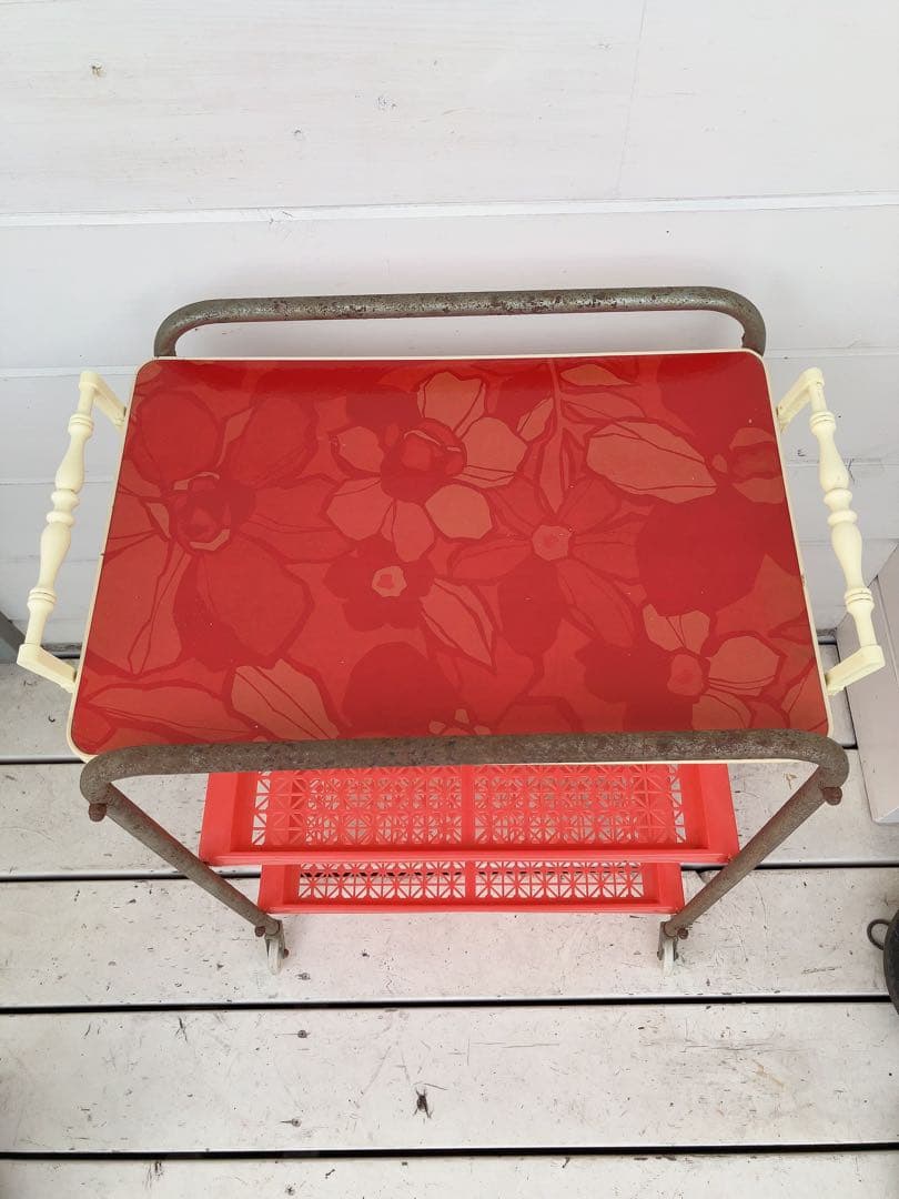 ヴィンテージ　ワゴン　キャスター　三段飾り棚　レトロポップ