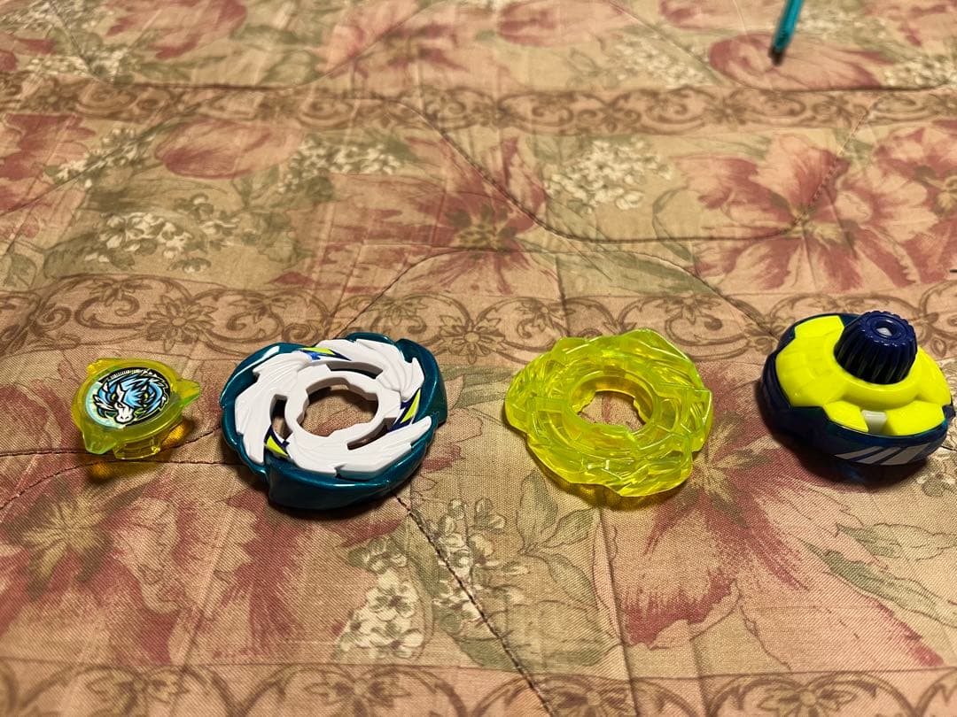 ベイブレードX引退品