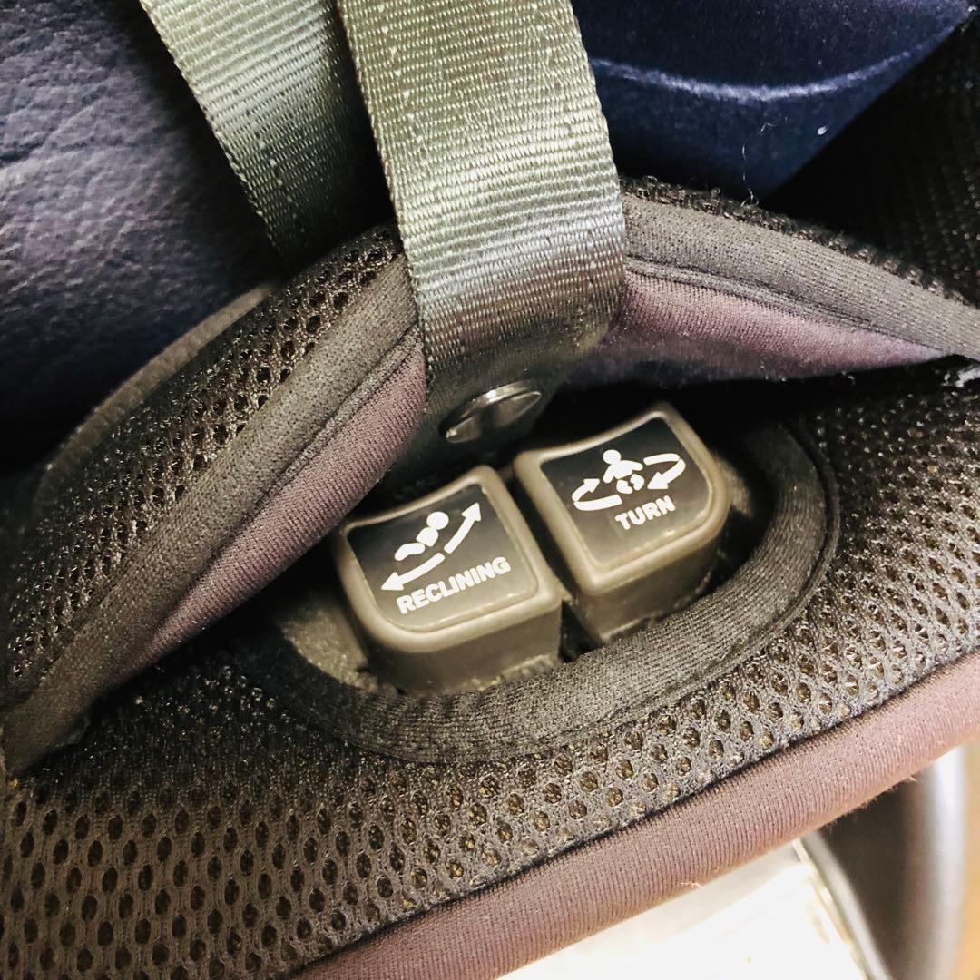 美品 コンビ　チャイルドシート　ネセルターンネクスト 360°ターン 新生児〜