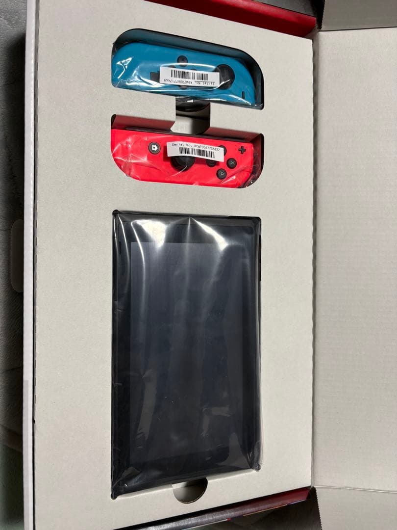 Nintendo Switch本体＋ソフト二種＋プロコン『初期化済・付属品完備』