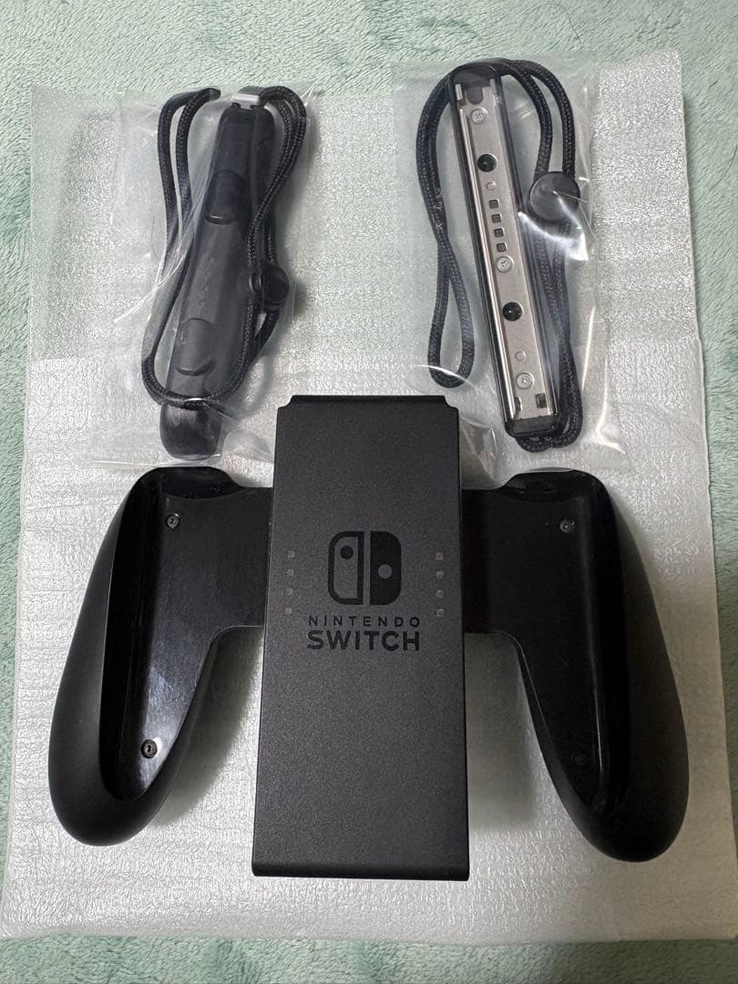 Nintendo Switch本体＋ソフト二種＋プロコン『初期化済・付属品完備』