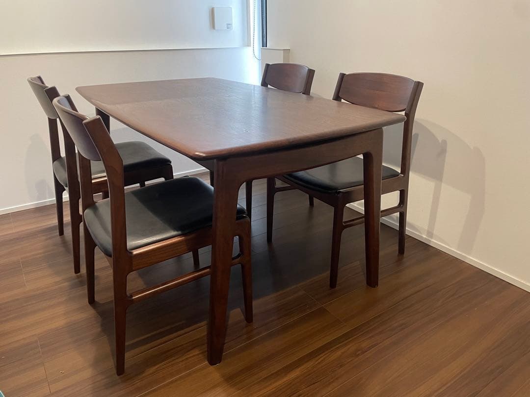 【送料込み】ブラウン木製ダイニングテーブル　※椅子は別途出品