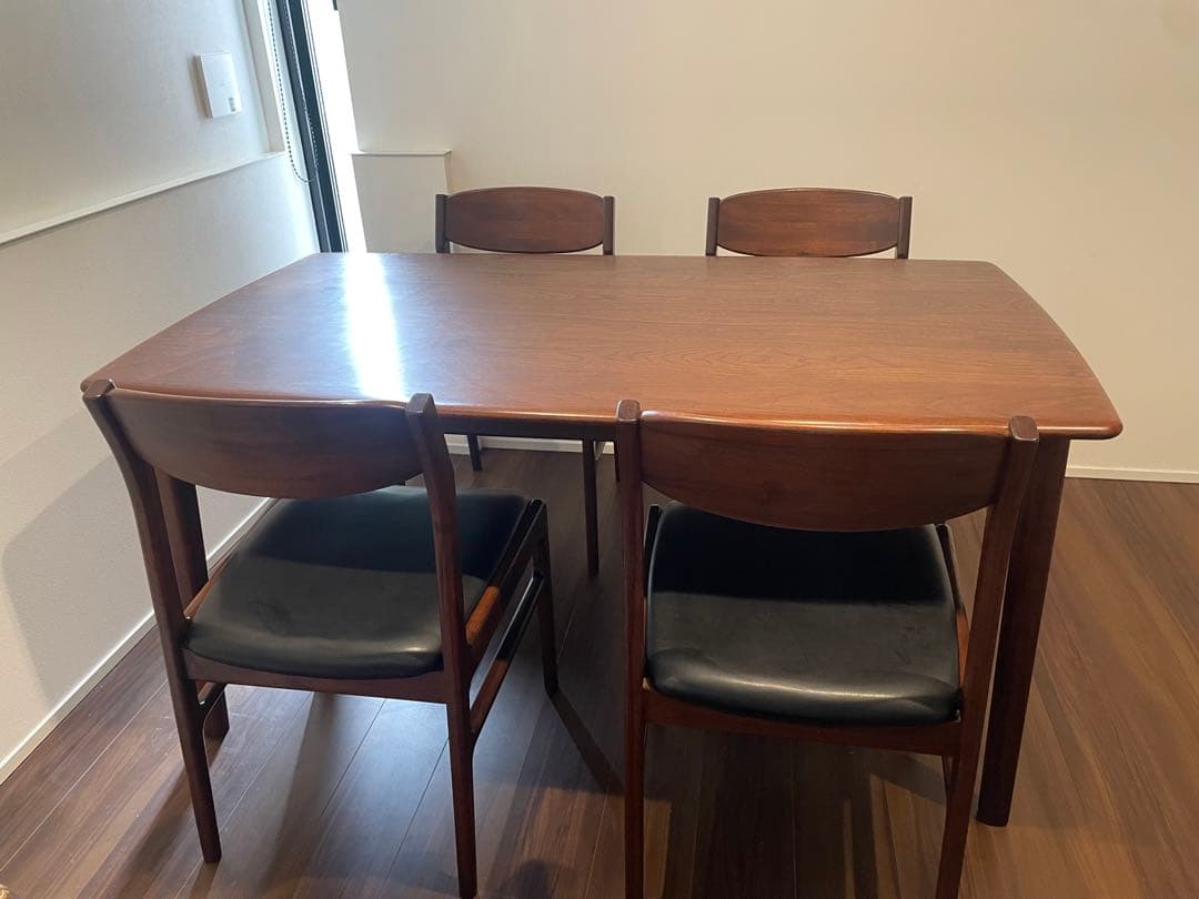 【送料込み】ブラウン木製ダイニングテーブル　※椅子は別途出品