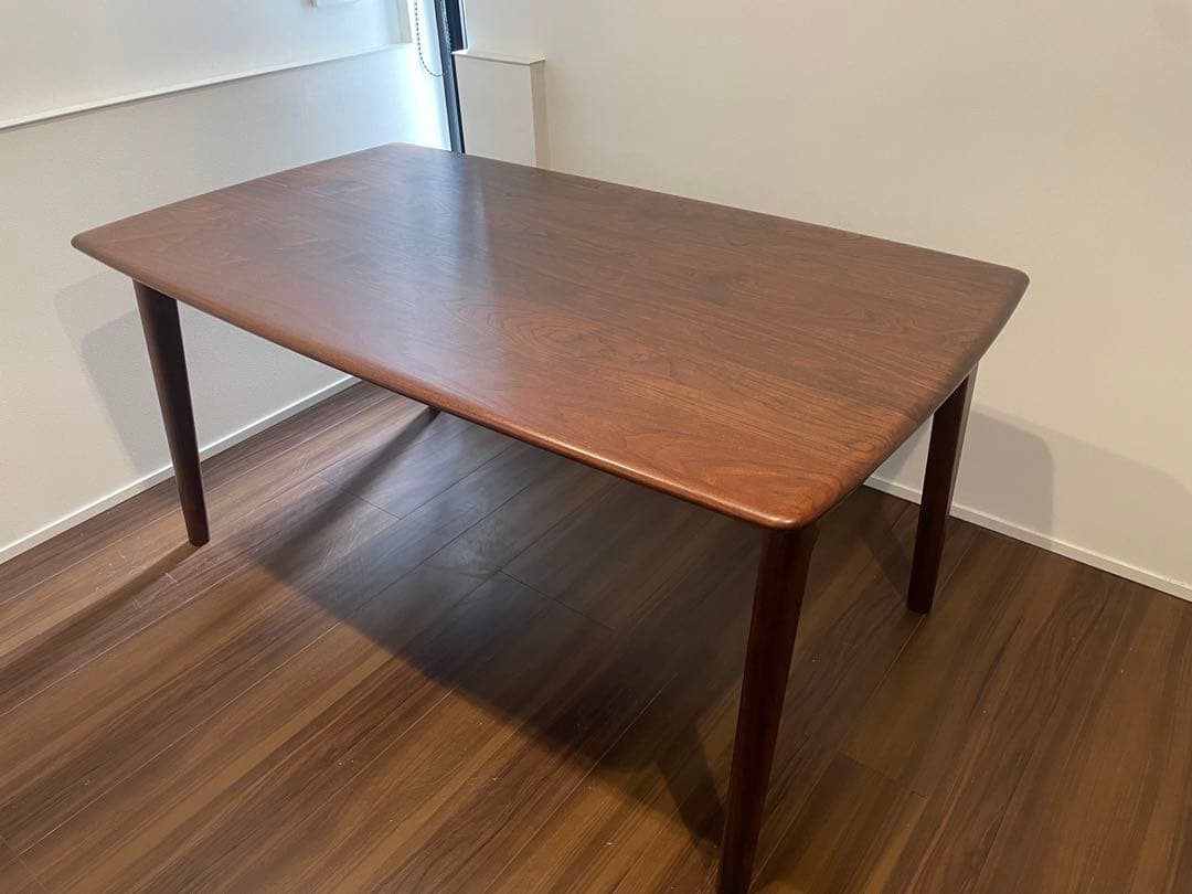 【送料込み】ブラウン木製ダイニングテーブル　※椅子は別途出品