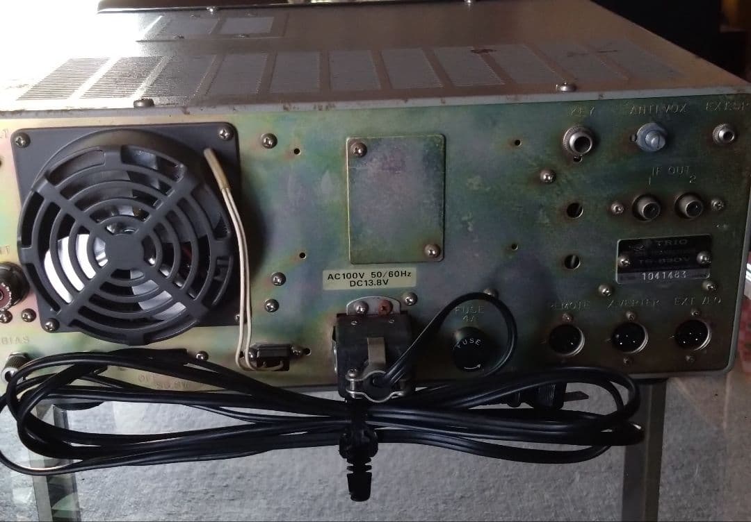 TRIO　トリオ　SSB トランシーバー　TS-830V 無線機