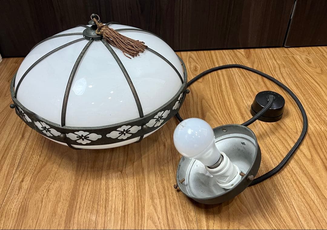 白乳ガラス　シェード