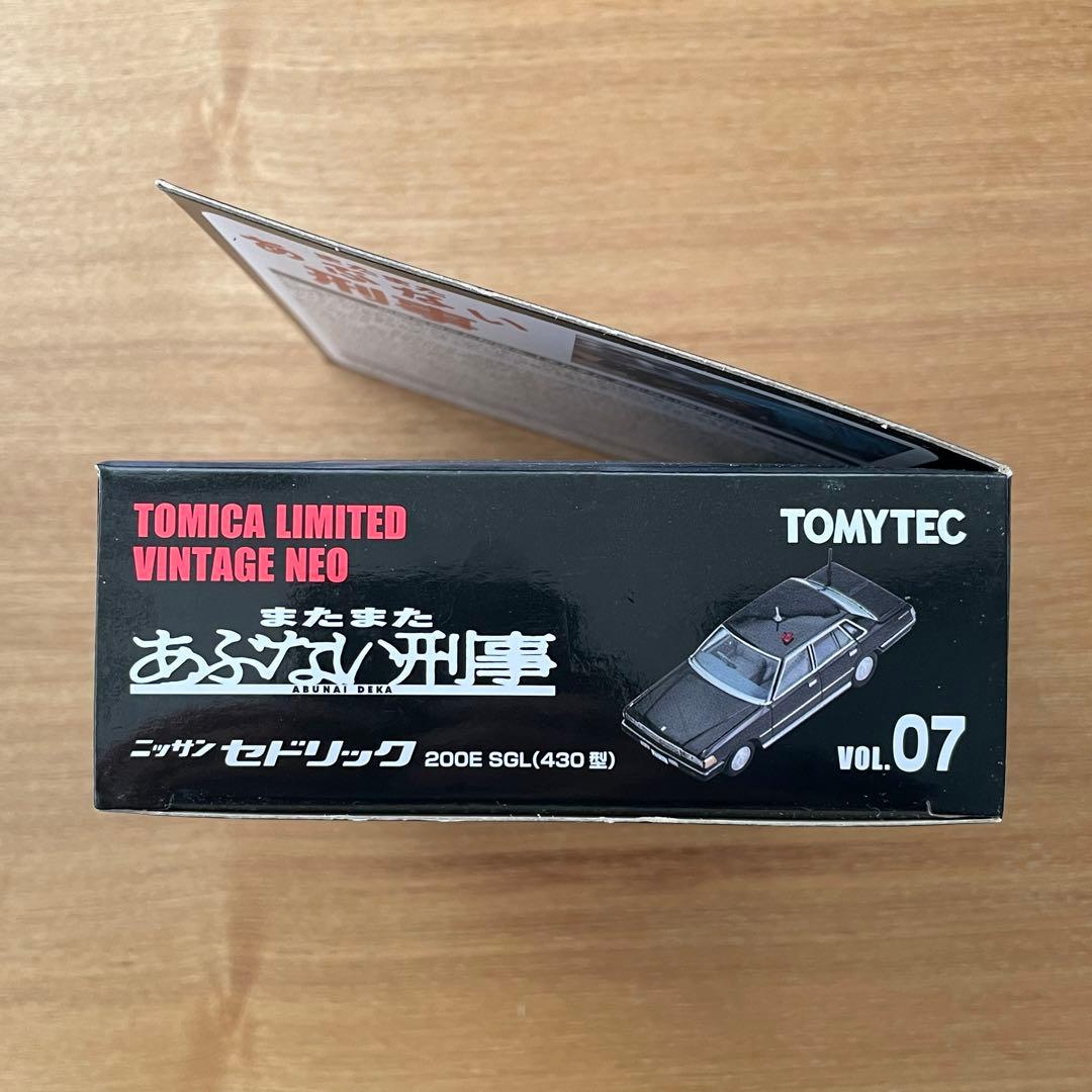 【新品】 TLVネオ あぶない刑事07 日産 セドリック 200E SGL