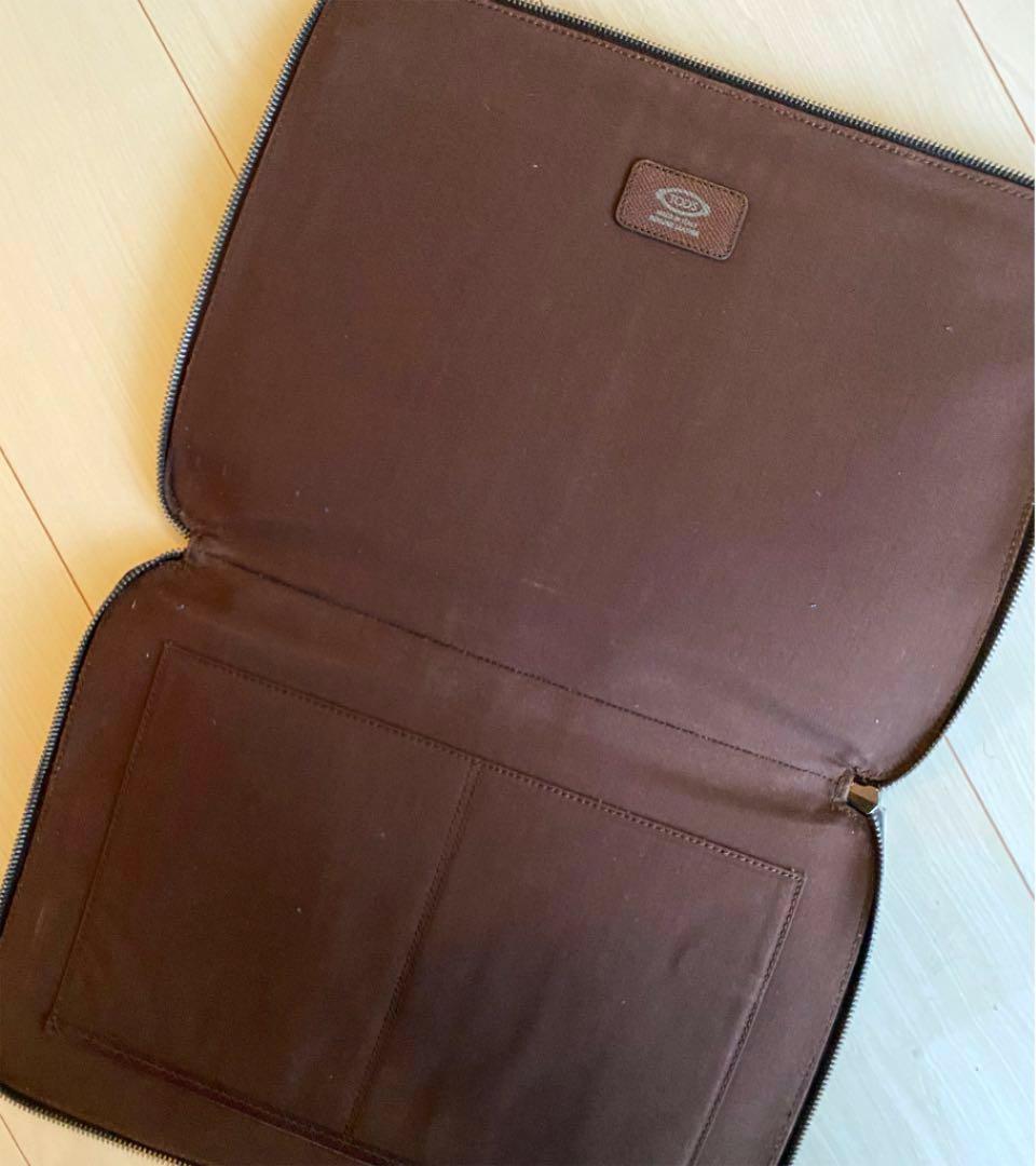 TOD'S(トッズ )　クラッチバッグ