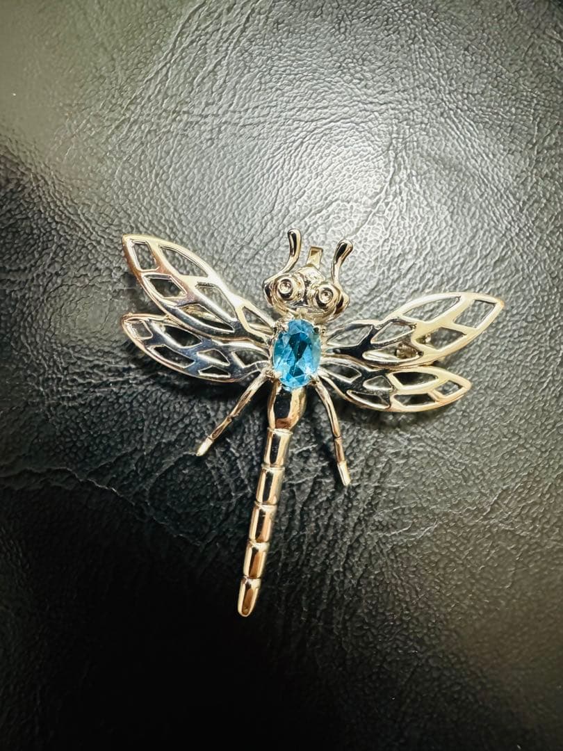 トンボデザイン ブローチ トパーズ装飾