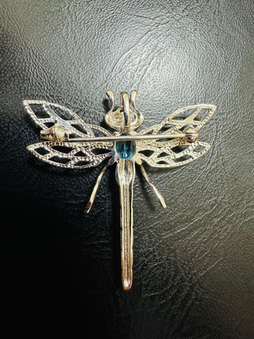 トンボデザイン ブローチ トパーズ装飾