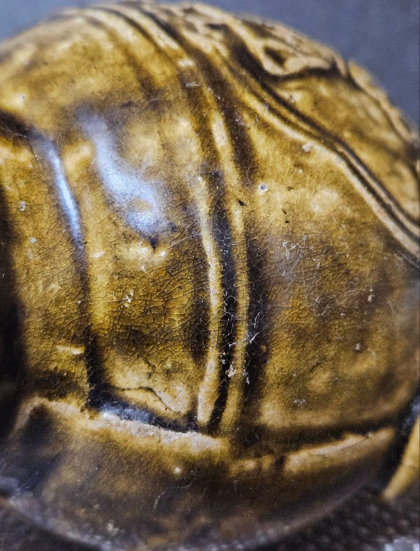 某美術館収蔵品　中国古陶磁器　五代時代　褐釉　双耳不遊環　浮彫　人物図　瓶　壺