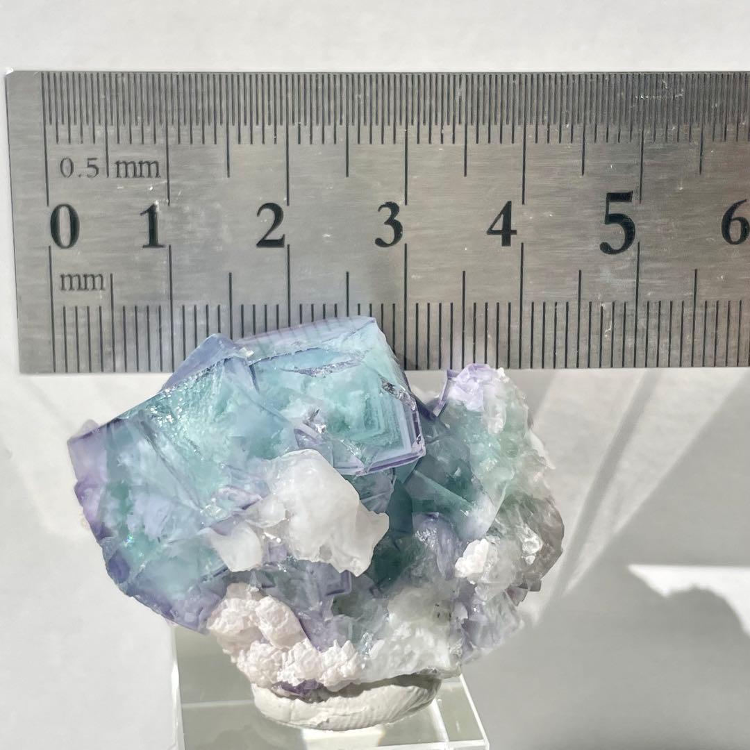 391 中国　ヤオガンシャン産　ポーセリンフローライト