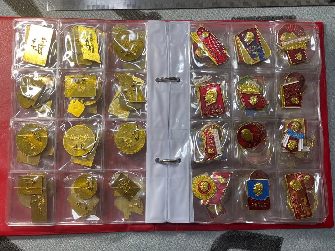 中国偉人毛主席　毛沢東氏　総書記記念バッジ　120枚コンプリート　珍蔵冊付