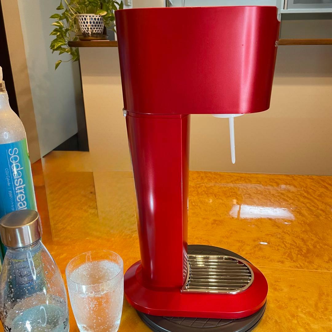 ソーダストリーム　ジェネシス(R ) 満タンガスシリンダー2本、専用ボトル付き