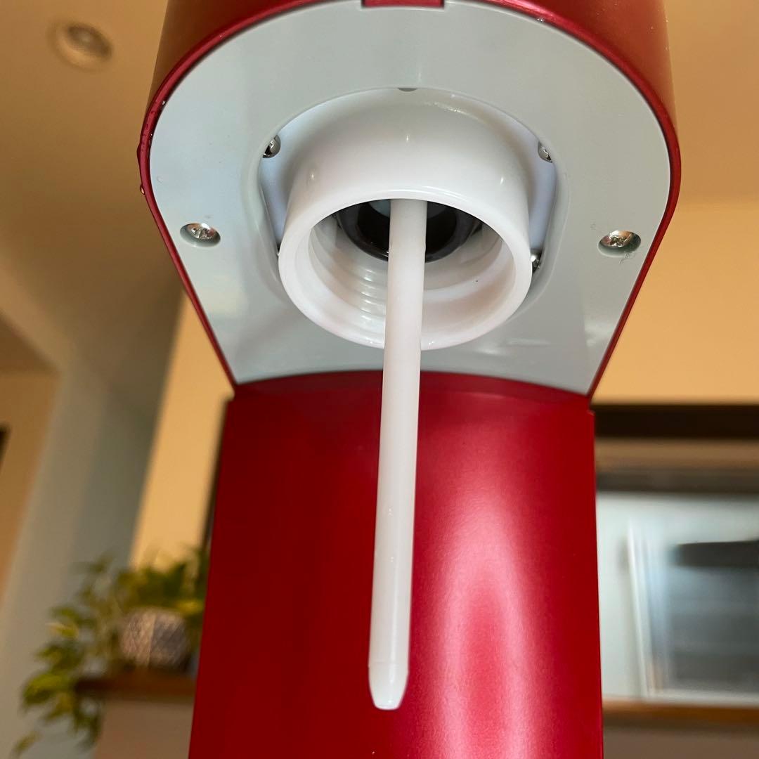 ソーダストリーム　ジェネシス(R ) 満タンガスシリンダー2本、専用ボトル付き