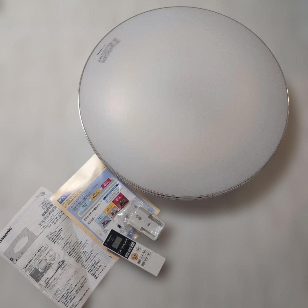 美品Panasonic LEDシーリングライト10畳用　リモコン付き
