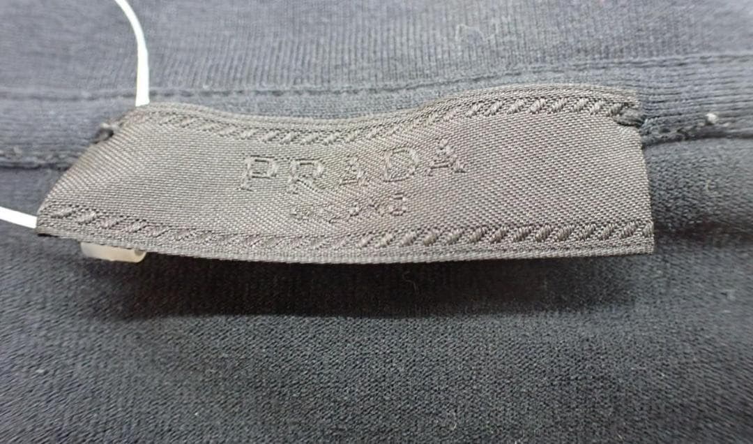 【美品】PRADA プラダ ブラック Tシャツ 左胸ポケット付き M