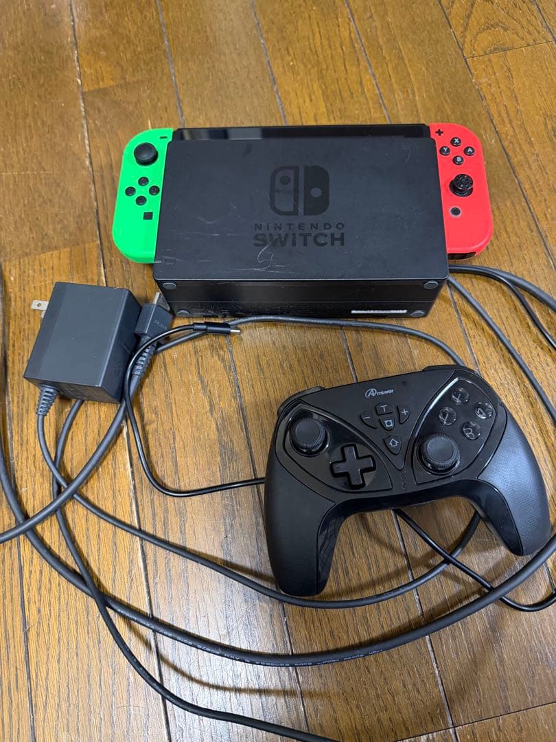 Nintendo Switch 本体 グリーン/レッド　使用感有ります