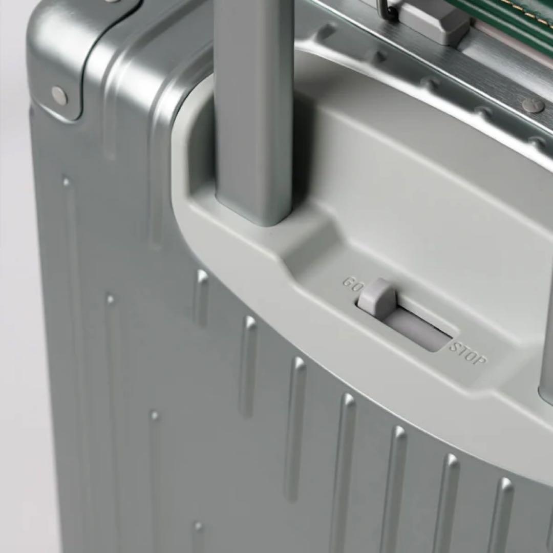 新型・新作・新品未使用 イノベーター・アルミキャリーケース・クールグレー・70L