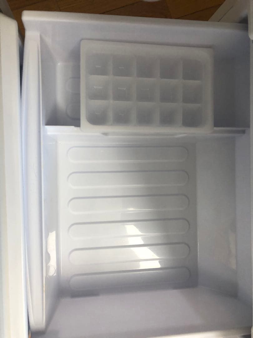 SHARP 冷蔵庫 SJ-D14E-W 137L 2018年製