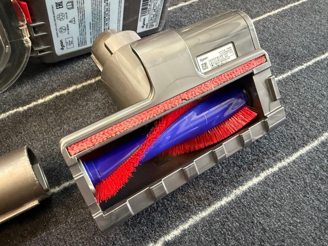 dyson V8 fluffy スティッククリーナー