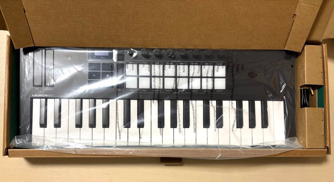 Launchkey MK4 Mini 37 midiキーボード
