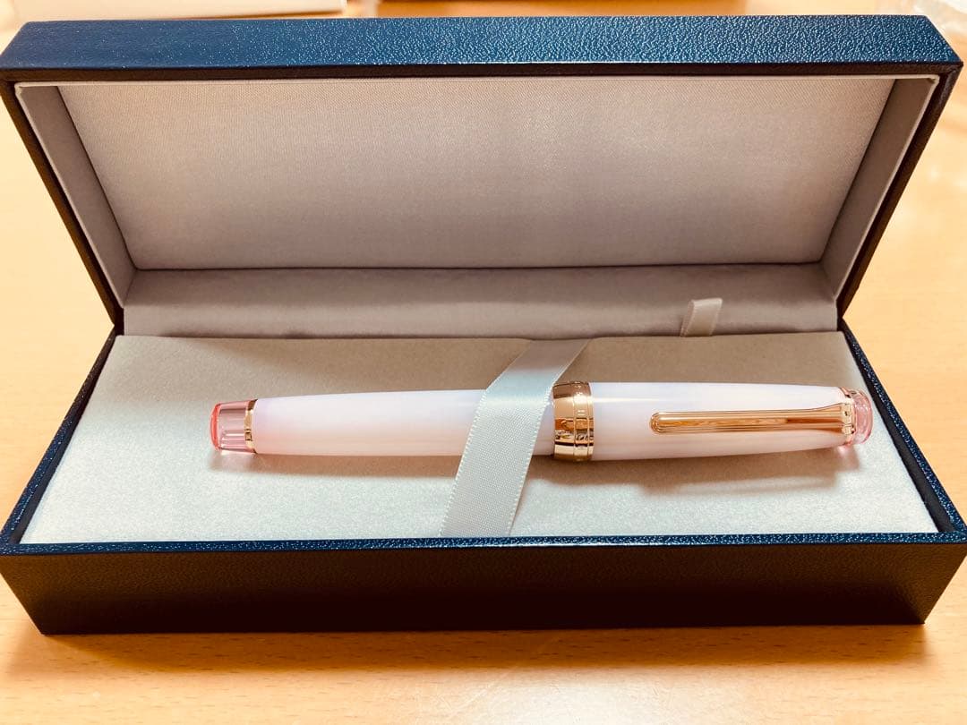 新品未使用 久保桜ブルームピンク 万年筆 中細MF