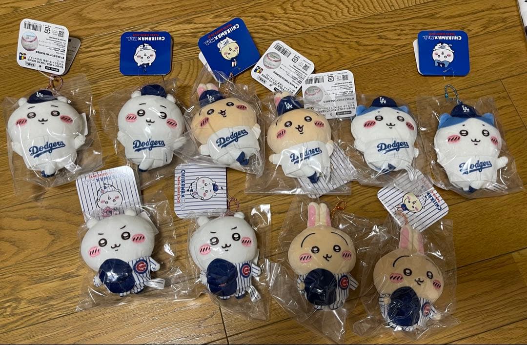 ちいかわ　ドジャース　カブス　ハチワレ　うさぎ　ステッカー　タオル　マスコット