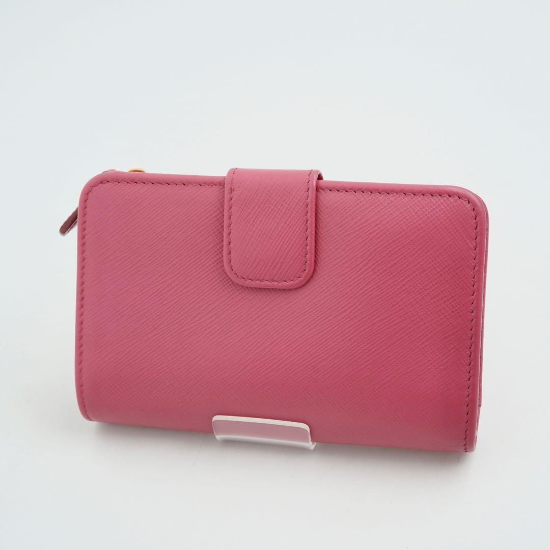 【未使用に近い】PRADA L字　サフィアーノ　三角プレート　トライアングル