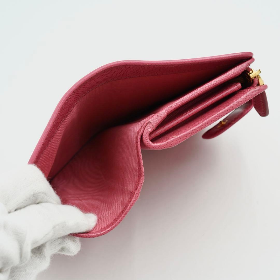 【未使用に近い】PRADA L字　サフィアーノ　三角プレート　トライアングル