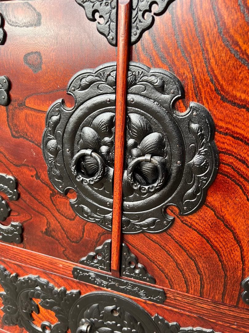 岩谷堂箪笥 車箪笥 チェスト 伝統工芸 極上品 欅材漆塗り　鉄金具　時代箪笥