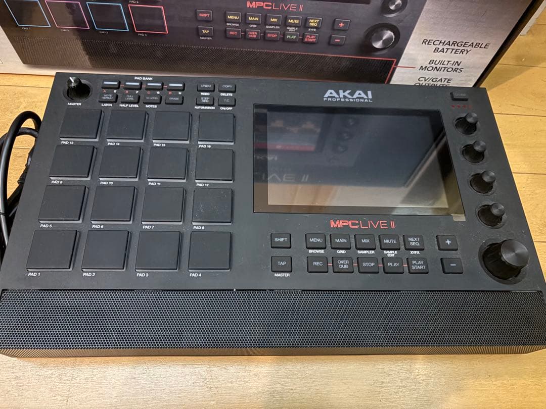 AKAI MPC LIVE ２