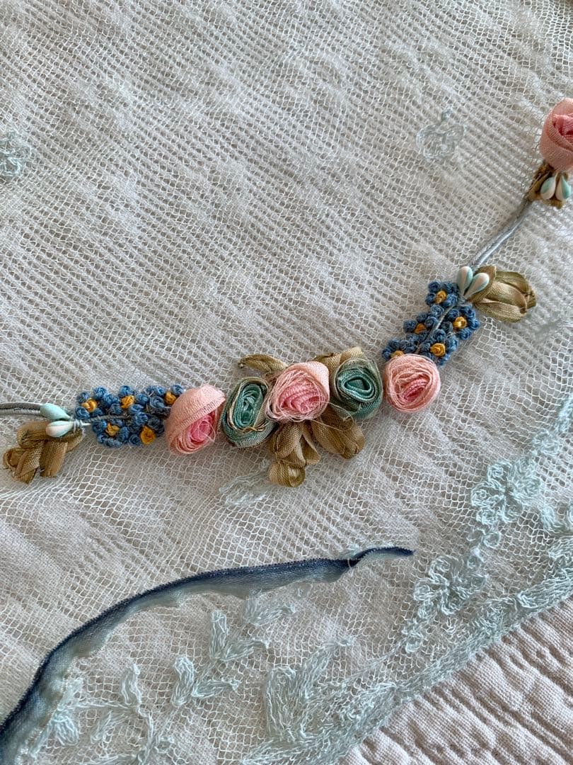 ま*ん様 フランスアンティークチュールレースヴェール※ロココローズモチーフリボン