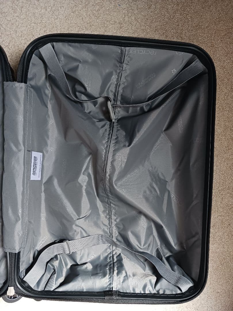 【新品未使用品】キャリーケース　アメリカンツーリスター　機内持ち込み可　黒色