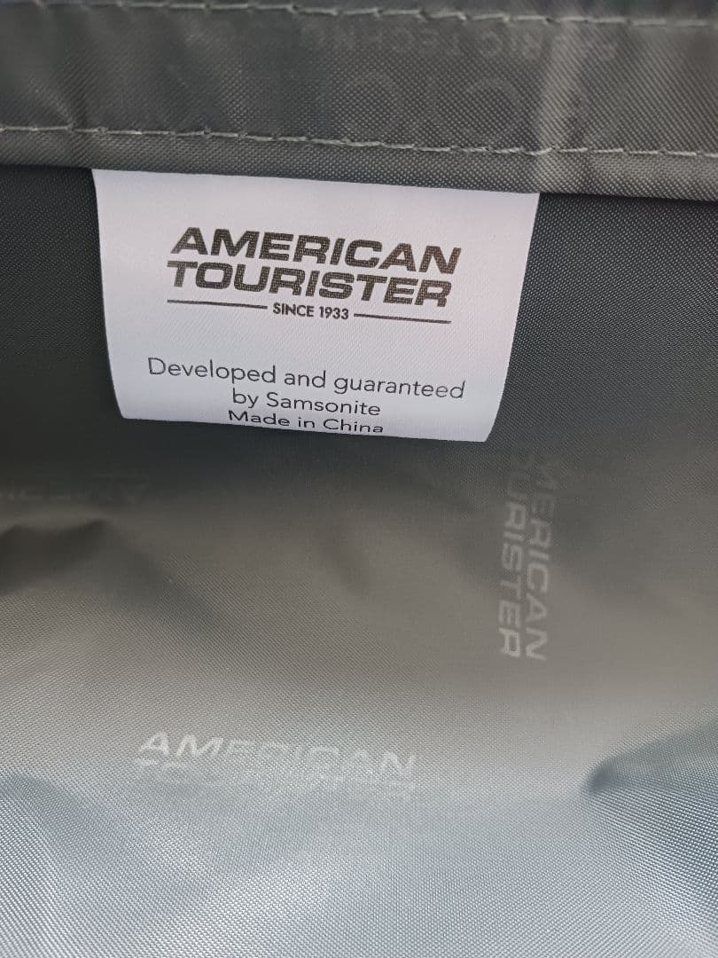 【新品未使用品】キャリーケース　アメリカンツーリスター　機内持ち込み可　黒色