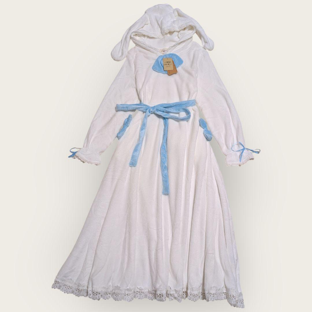 新品未使用　フェイバリット　サンリオ　シナモロール　着る毛布　ルームウェア