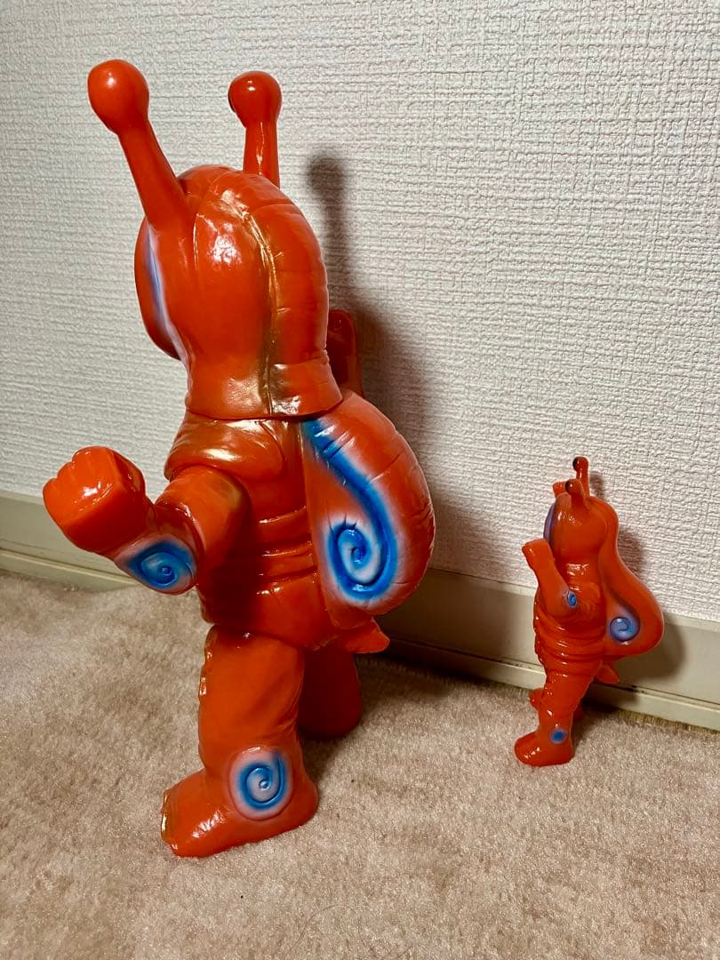 【値下げ】メディコムトイ ソフビ 東映レトロ ダイダイカタツムリ(新色)