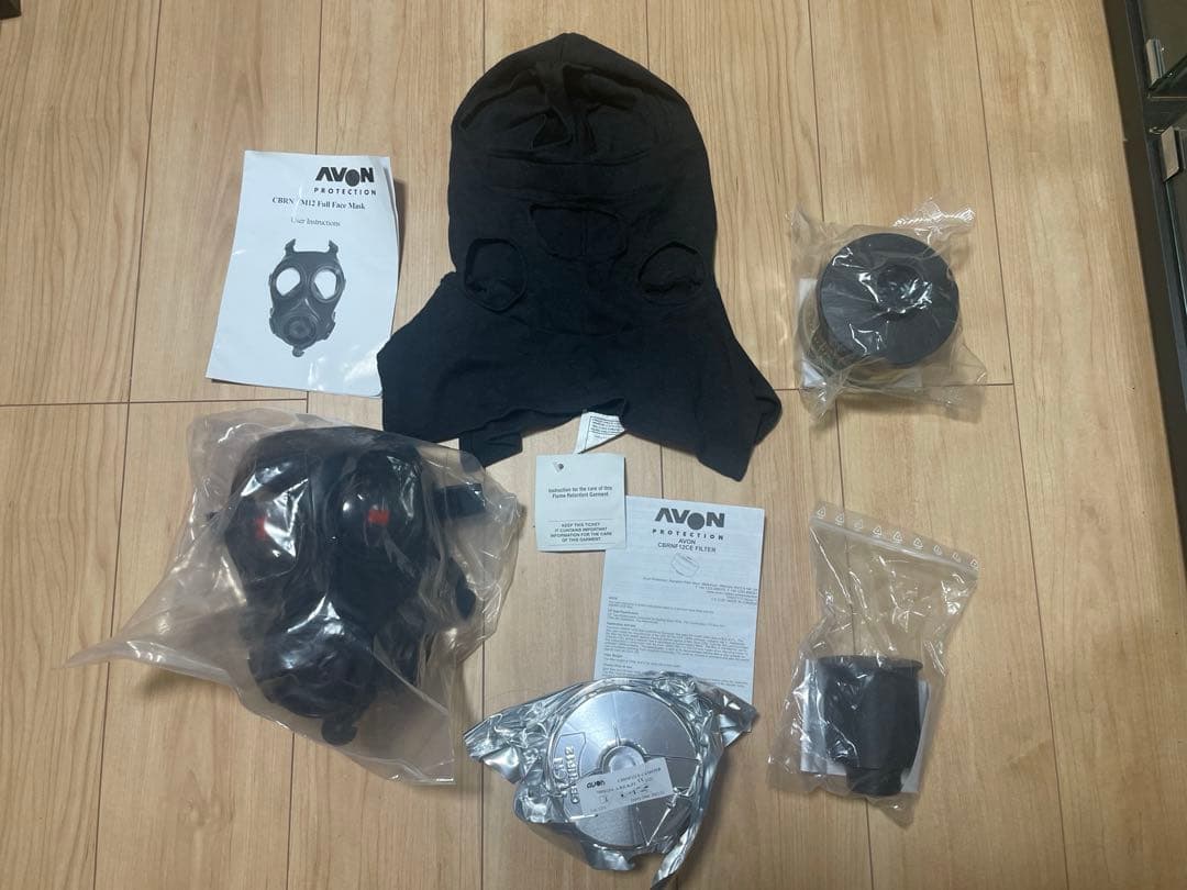 実物　AVON FM12 ガスマスク　バラクバラ　フィルター付き