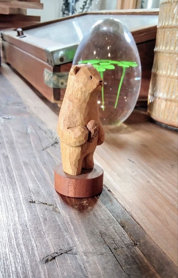 江籠正樹さん パンを持ったクマ 木工品 えごまさき KIYATA