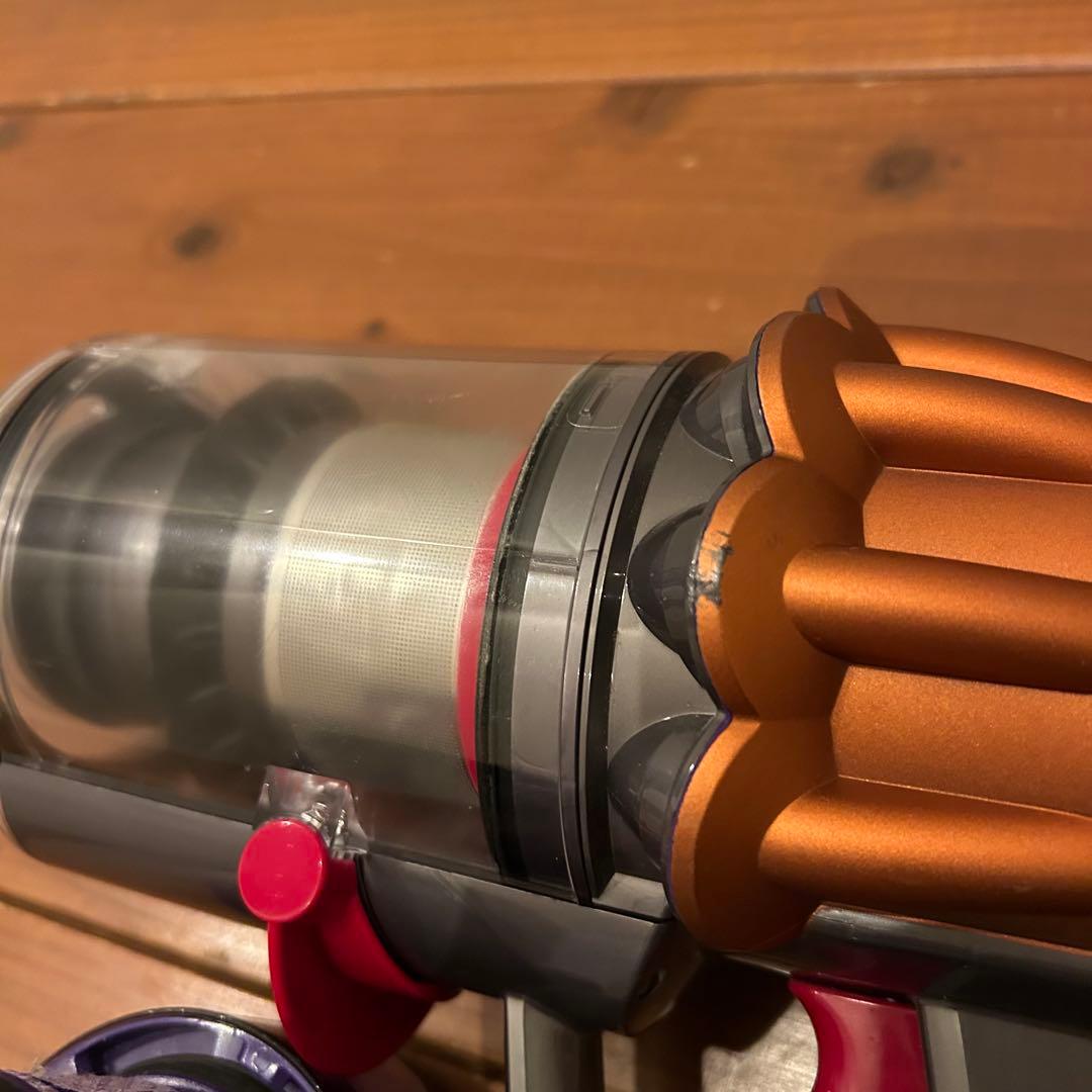 【美品】dyson digital slim fluffy☆クリーニング済み