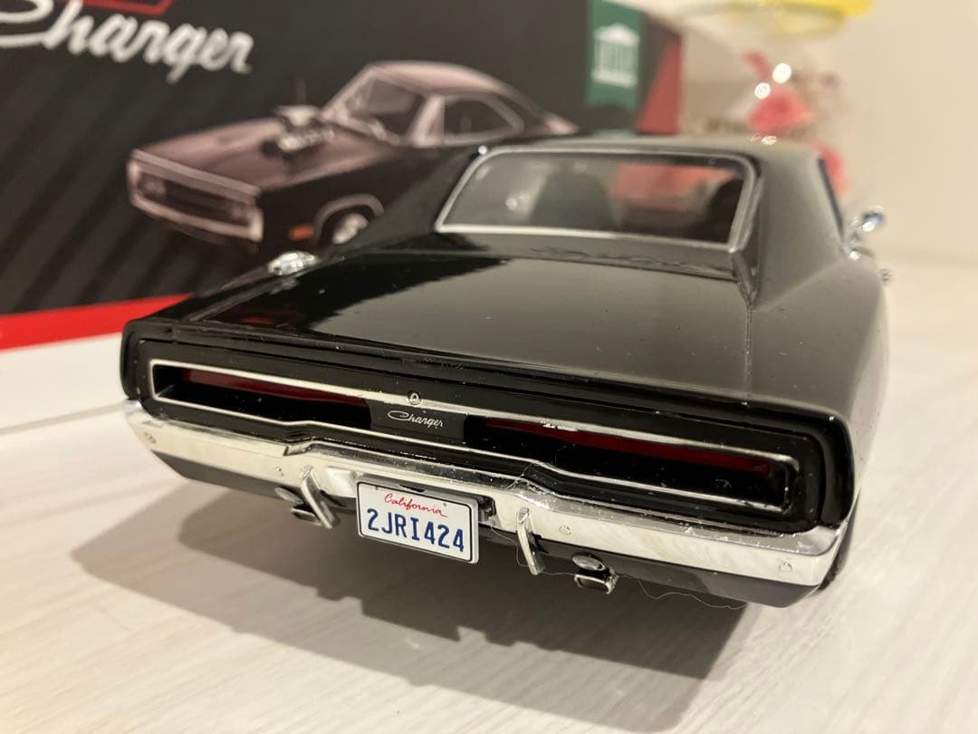 1/18 GREENLIGHT ダッジチャージー RT