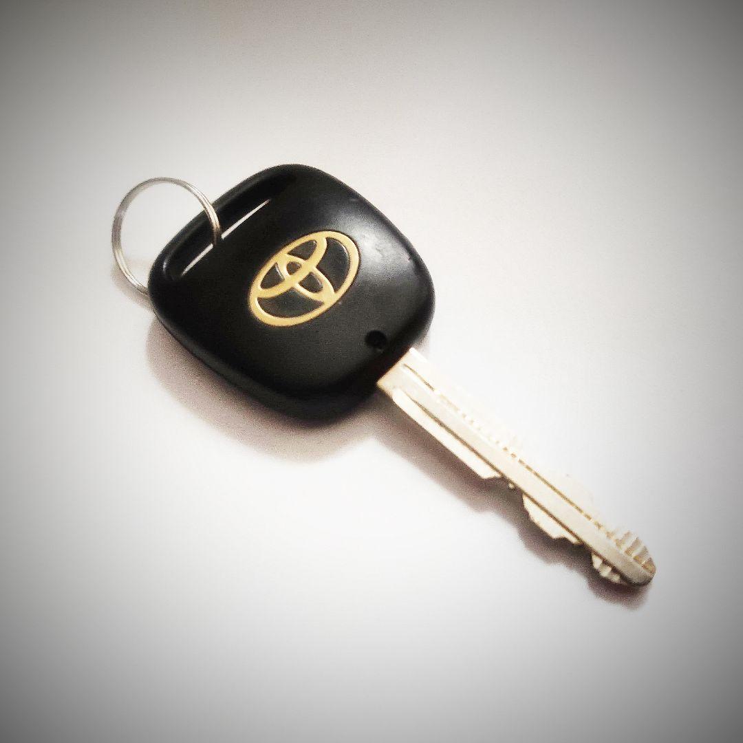 送料込みトヨタ キーレスエントリーキー トランクロック機能付　未使用品　JZX