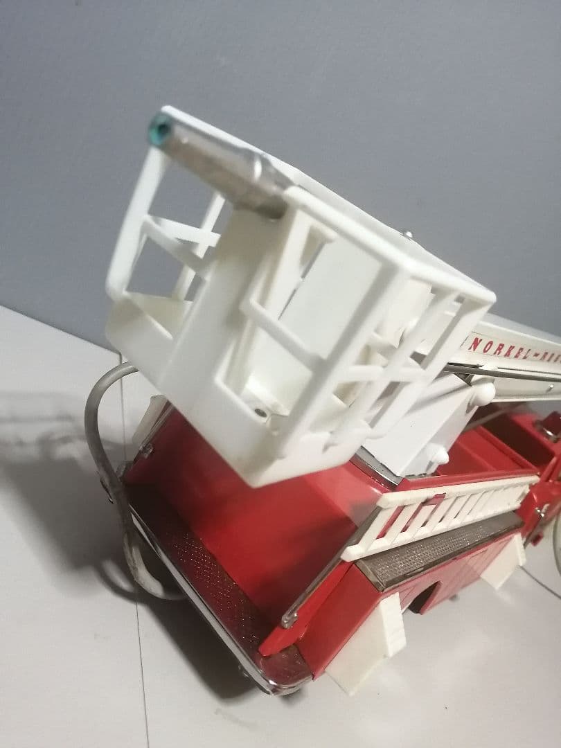 シュノーケル消防車　アメリカンレトロトイ　ブリキ製