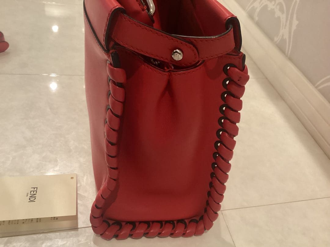 FENDI ピーカブー レギュラー 赤ショルダーバッグ