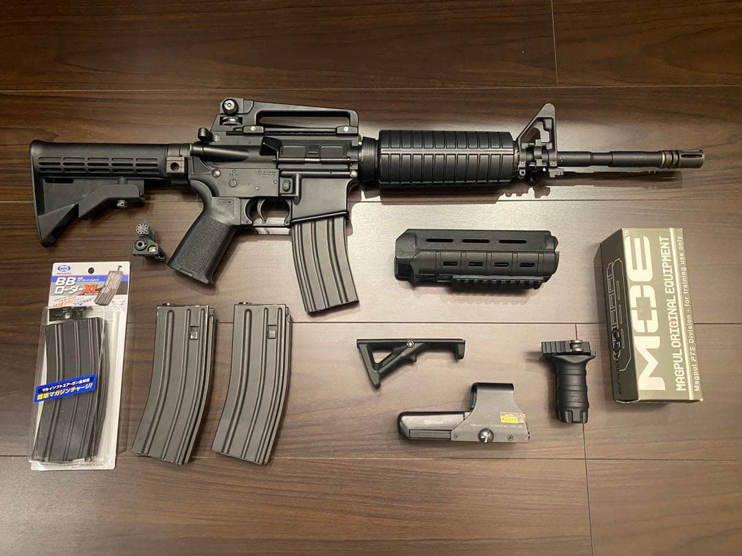 東京マルイ 次世代電動ガン M4A1カービン 付属品多数 マグプル