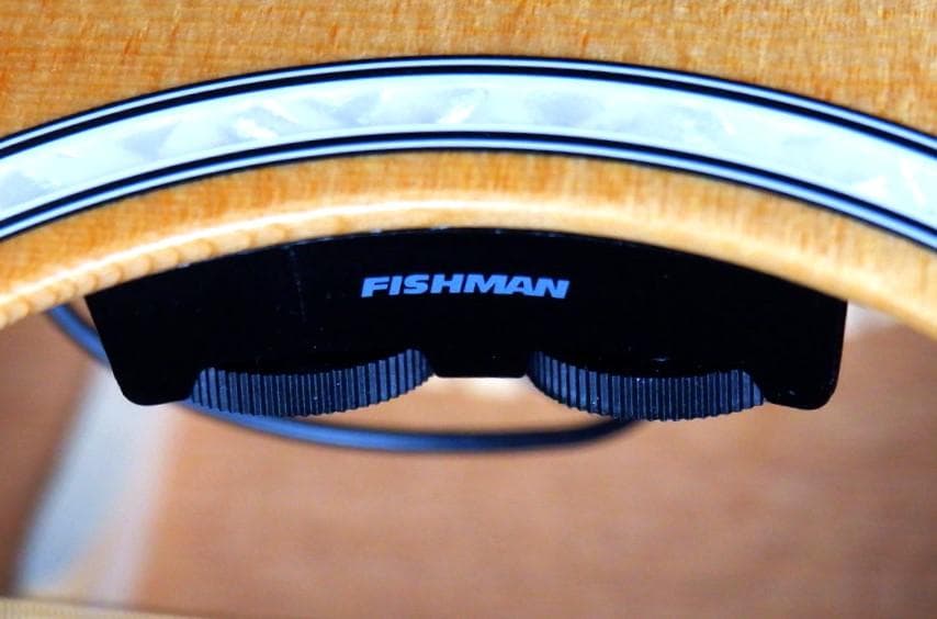 マーチンのエレアコ　Martin 000CJR-10E Natural