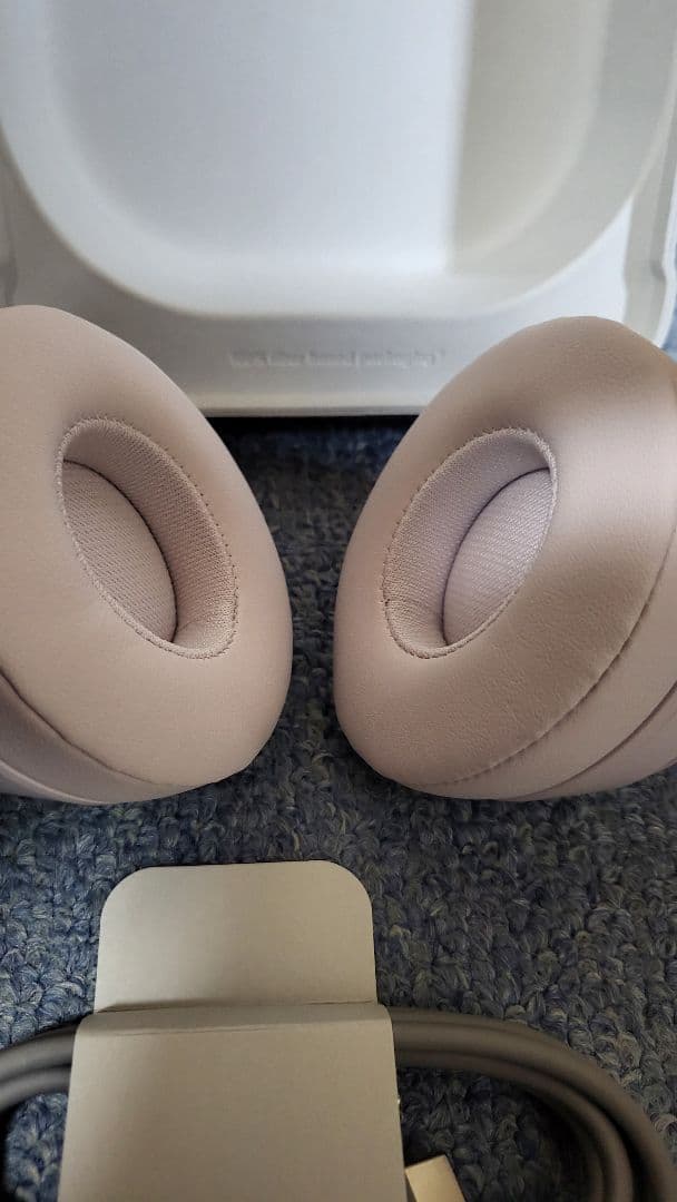 Beats　Solo4　ヘッドフォン　クラウドピンク