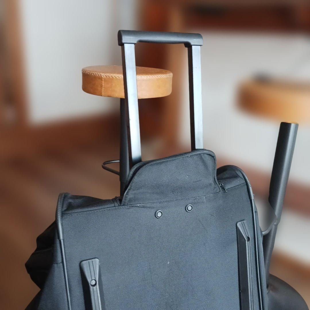 EGOZARU. ブラック ボストンバッグ