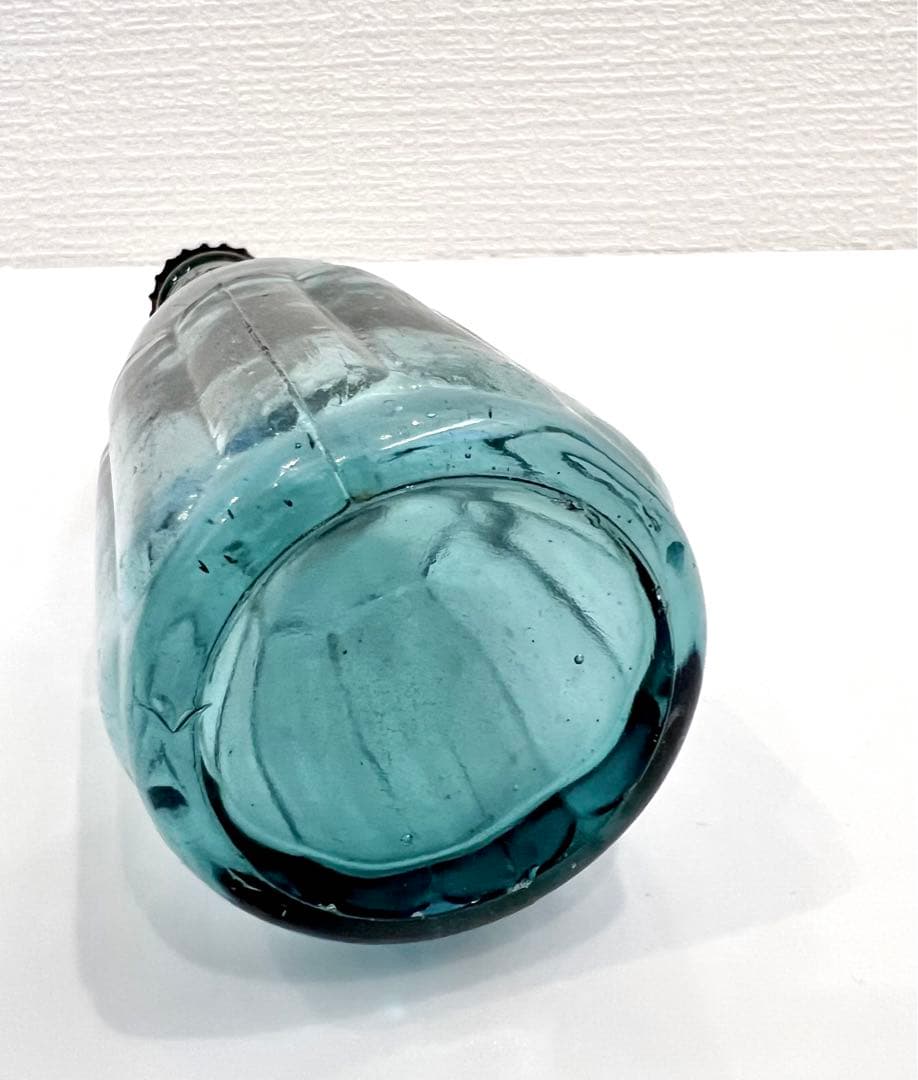 アンティーク　イチゴ水瓶　型吹きガラス　昭和初期　蓋・ラベル有り　希少